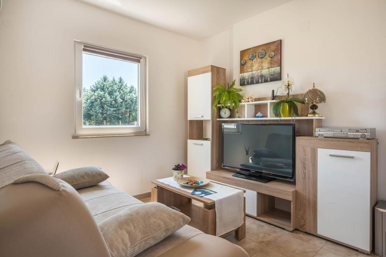 Apartment Radeki Glavica 112B Loborika Eksteriør billede